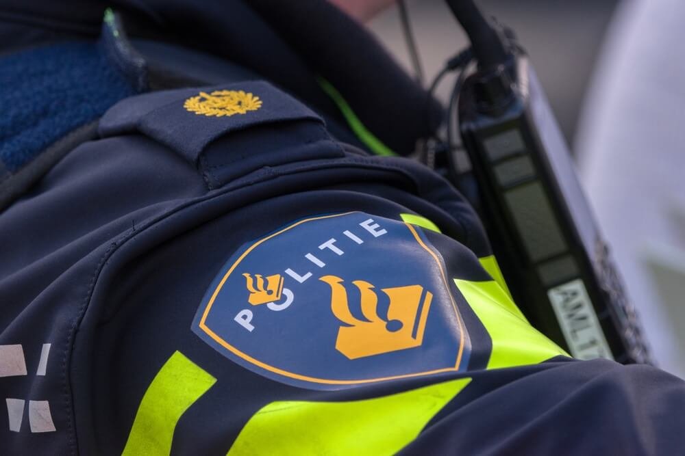 Detail van het politie-uniform van een Belgische politie-inspecteur, het uiteindelijke doel van de selectieproeven en rekrutering.
