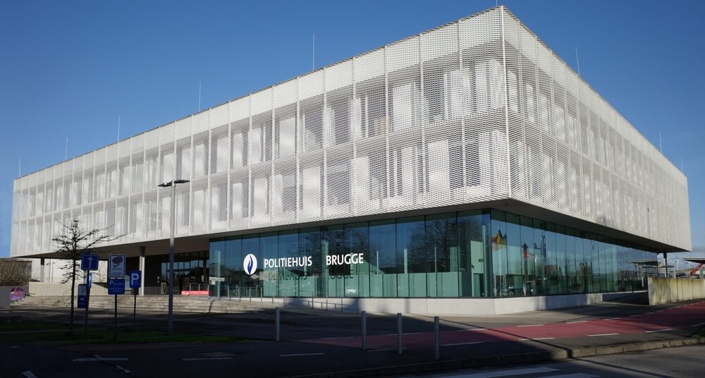Het Politiehuis in Brugge, stageplek voor rekruten in opleiding aan de Belgische politieschool.