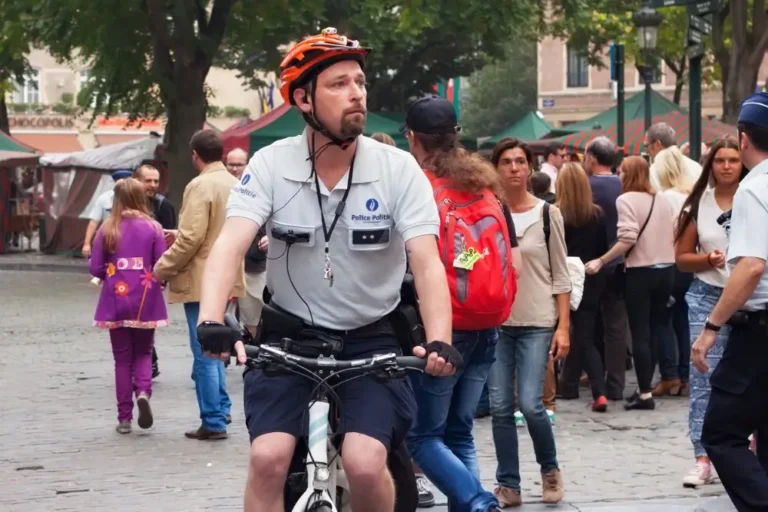 Bevordering bij de Belgische politie: graden, voorwaarden en opleiding