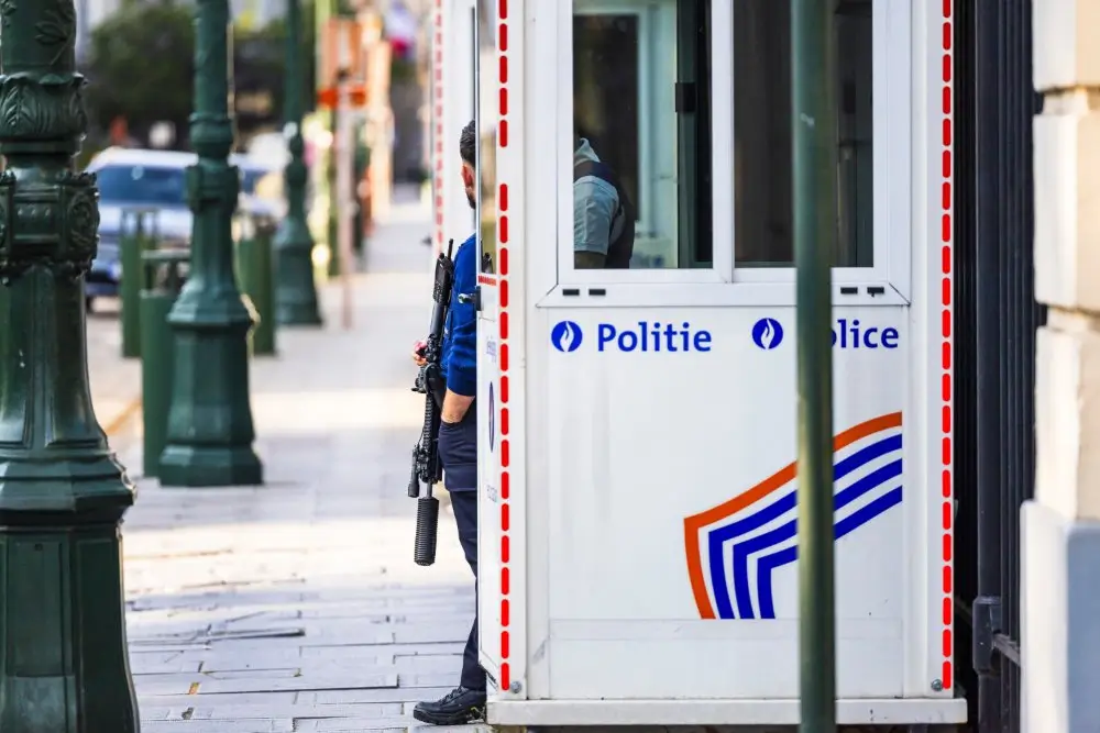 Formation police Belgique : durée, écoles, conditions et salaire