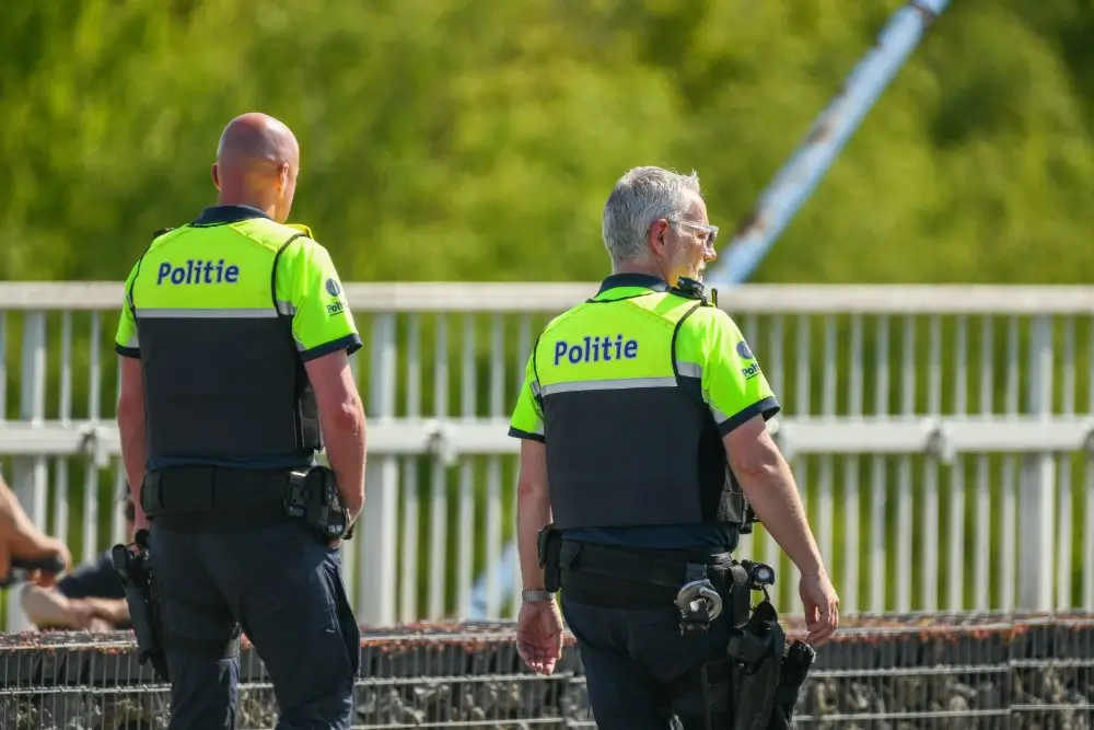 Uniforme police belge : réforme, marquage Battenburg et calendrier 2026